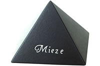 Pyramidenurne in Schwarz-Matt (Farb-Nr. 21)