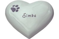 Herz-Tierurne: herz-07-10-weiss-glanz-pfote01-Simba